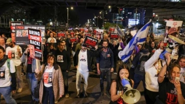 Iyalan Isra'ilawa da aka yi garkuwa da su sun yi barazanar soma yajin cin abinci bayan Netanyahu ya ki saurarensu