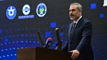 Turkish FM talks Gaza, regional issues with Qatari, Russian counterparts