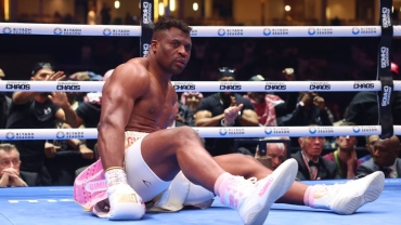 Anthony Joshua: What happened to Francis Ngannou in bout?