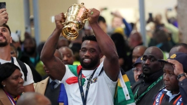 Rugby World Cup champions get heroes' welcome in South Africa