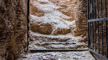 Egypt announces first discovery of pharaoh's tomb in more than 100 years