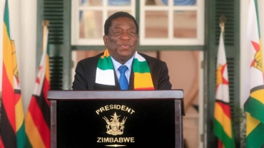 Zimbabwean president abandons trip due to airport threat
