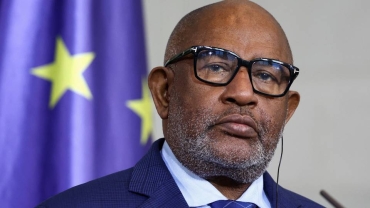 Comoros president's knife attacker dies in prison