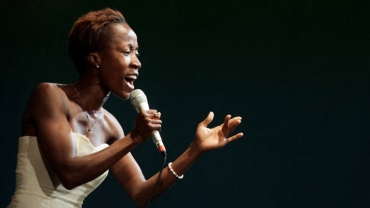 Malian singer Rokia Traore fights extradition to Belgium in child custody row