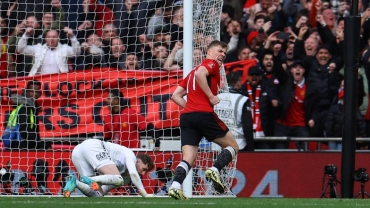 Manchester United through to FA Cup final