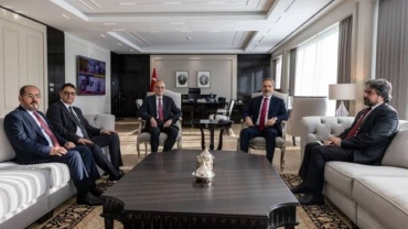 Turkish foreign minister meets Syrian opposition leaderS