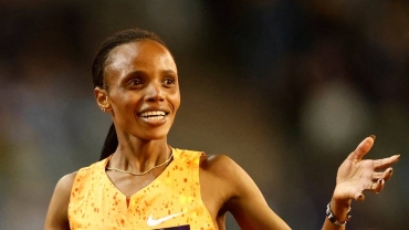 Kenya's Beatrice Chebet sets women's 5km world record