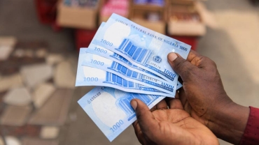 'Naira abuse': How raining currency on performers can invite jail in Nigeria