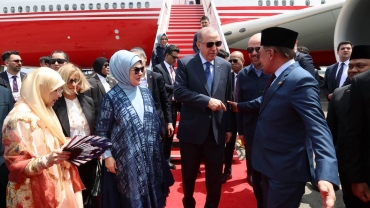 Malaysian premier welcomes Erdogan with official ceremony