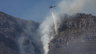 South Africa arrests 'arsonist' for Table Mountain fire
