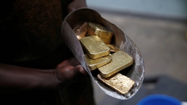Uganda buys local gold to support low foreign reserves