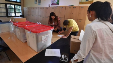 Tunisians vote in presidential election