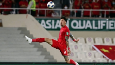 China's captain Linpeng cancels retirement from football