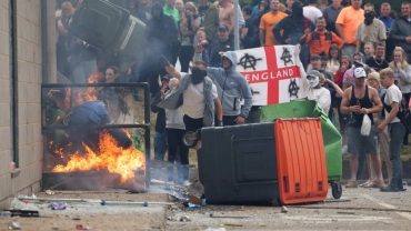 Kenya issues warning on travel to UK amid violent riots