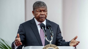 Angolan leader raises minimum wage for public servants
