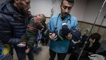 Live Updates: Houthis introduce 'submarine weapons' in attacks on vessels