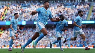 Record-breaking Man City win fourth consecutive EPL title