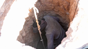 Protesting South African miners emerge after days underground