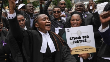 Kenyan lawyers protest against president's 'attacks' on judges