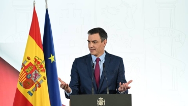 Pedro Sánchez reconduit à la tête d'une Espagne divisée