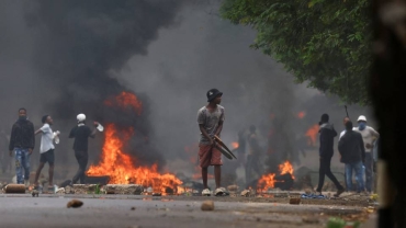 Mozambique unrest: Neighbours ready to assist new president