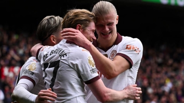 Man City maintain title challenge with comeback win at Palace