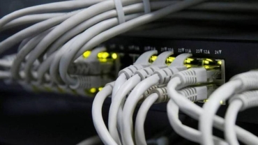 Global internet outage impacts banks, airlines