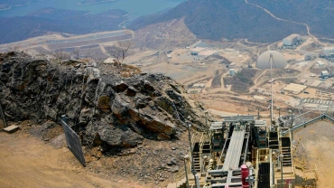 Zimbabwe gold shaft collapse kills seven people