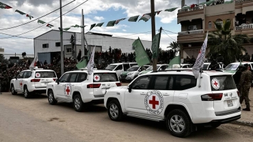 Gaza updates: Hamas hands three Israeli captives to Red Cross in 5th swap