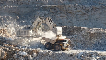 Malawi bans export of minerals, to audit contracts