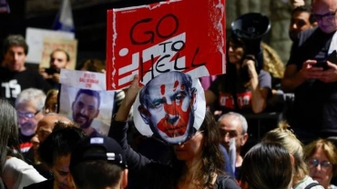 Live Updates: Israeli opposition parties agree to oust Netanyahu amid Gaza war
