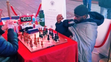 Public support for Nigerian chasing chess marathon record