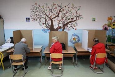 Bosnia and Herzegovina holds elections for new president, lawmakers