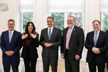 Top US senator presses for answers on Greece envoy amid lobbying scrutiny