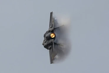 Saudi-led coalition in Yemen hits Houthi sites in major Hudaida operation