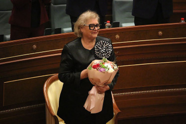 Kosovo swears in Shiroka-Pula as president, averting snap elections