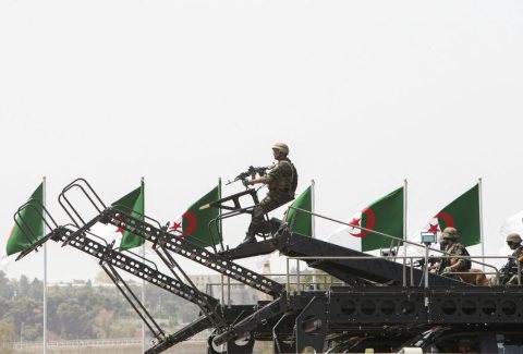 Algerian troops arrive in Niger in first foreign deployment in decades