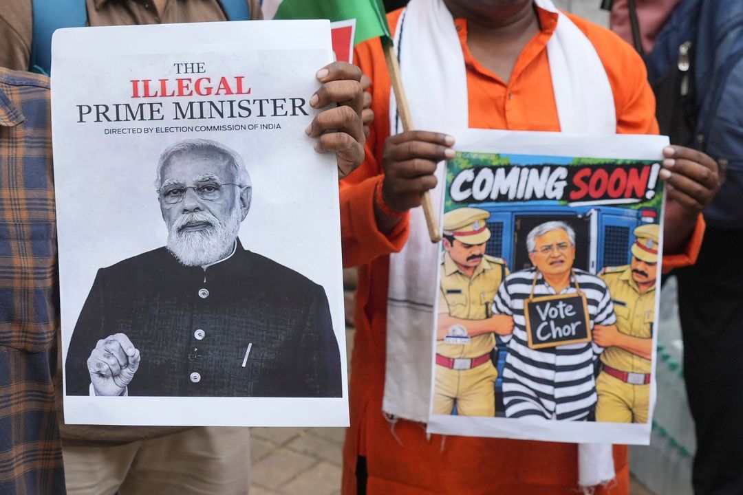 Thousands of 'cockroaches' join India protests demanding resignation of Modi's election chief