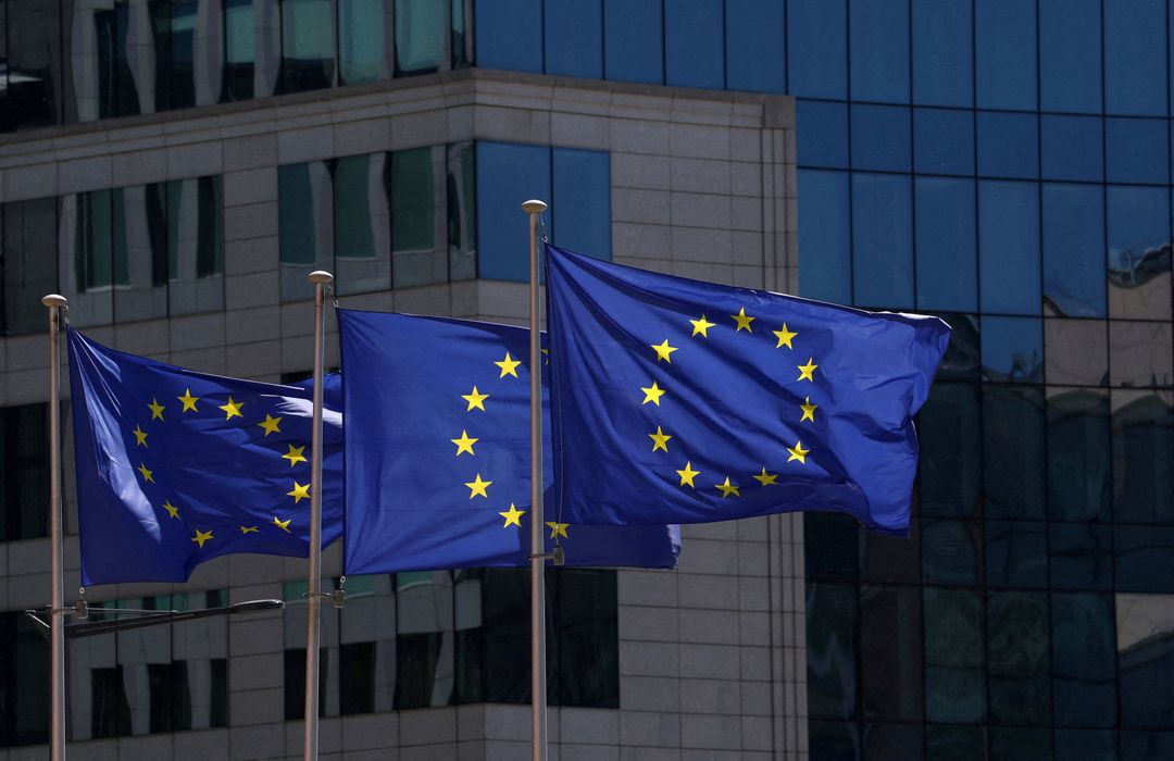 EU, US discuss emergency oil stock release as markets face pressure